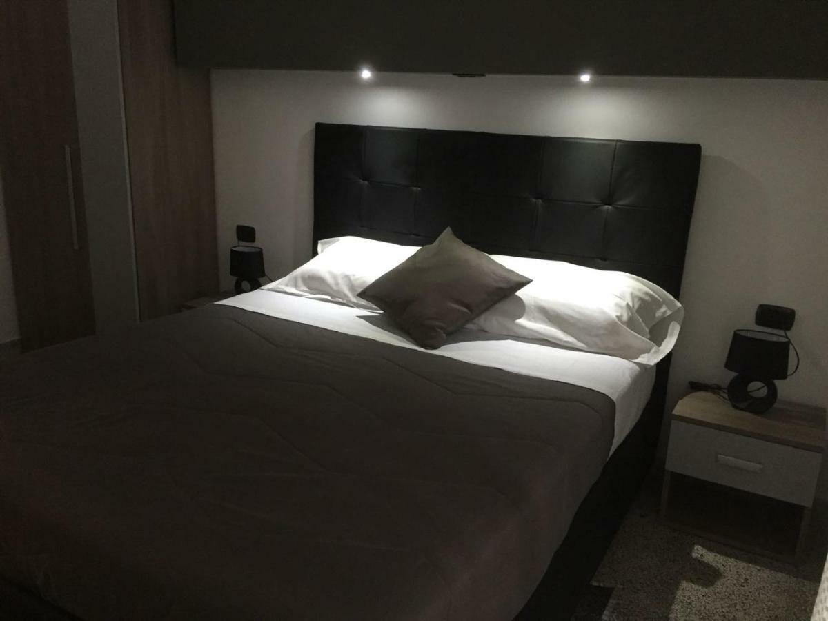 Mb95 - Mezzocannone Luxurious Bed&Breakfast Napoli Eksteriør billede