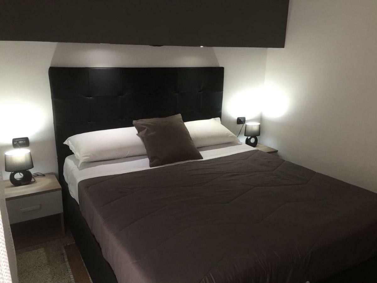 Mb95 - Mezzocannone Luxurious Bed&Breakfast Napoli Eksteriør billede